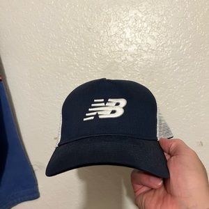 New balance vintage trucker hat